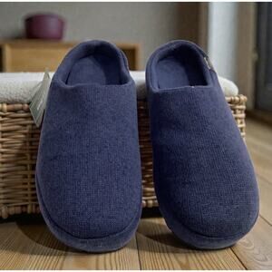 L.L.Bean Sweater Fleece Slipper Scuff in a navy blue color size 8